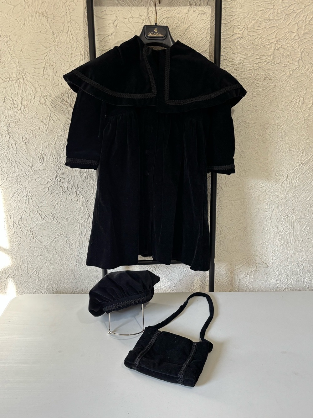 4TGirls Victorian Style Black Velvet Cape Coat with Matching Beret & Hand Warmer